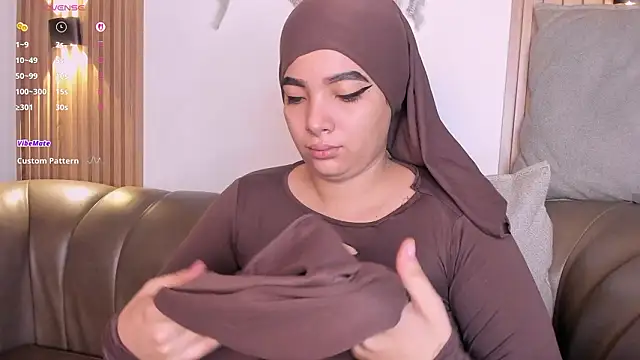 malak nanyy online show from February 23, 10:38 am