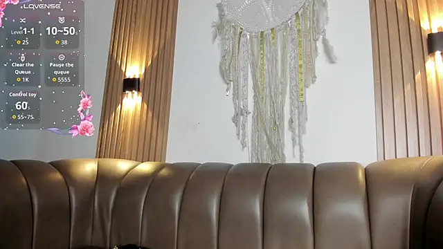 malak nanyy online show from October 12, 10:49 am