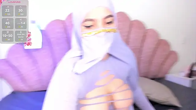 malak nanyy online show from November 27, 10:43 pm