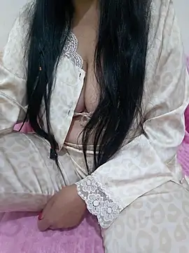 Snapshot of Liyan- chatting on October 13, 3:35 pm Liyan- online show from October 13, 3:35 pm