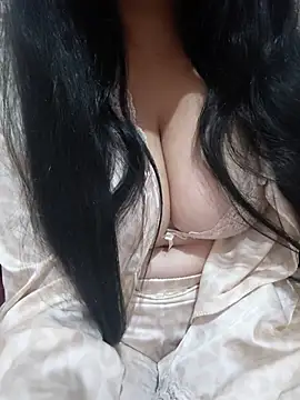 Liyan- online show from October 31, 8:38 pm