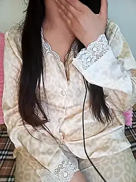 Snapshot of Liyan- chatting on March 3, 10:10 pm Liyan- online show from March 3, 10:10 pm