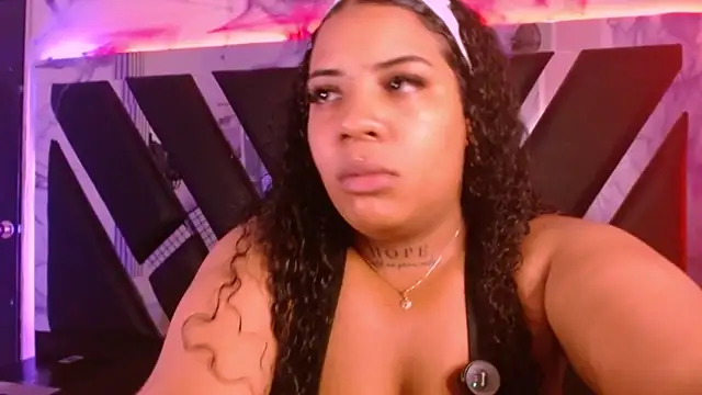 Snapshot of MelannyTylor chatting on October 29, 12:20 am MelannyTylor online show from October 29, 12:20 am