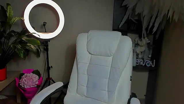 Snapshot of foxy_blond chatting on October 3, 12:25 am foxy blond online show from October 3, 12:25 am