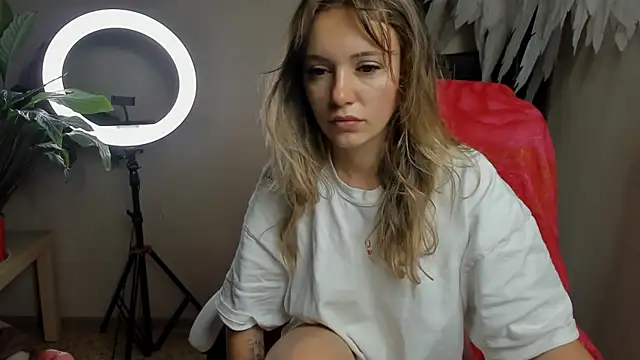 Snapshot of foxy_blond chatting on September 26, 12:06 am foxy blond online show from September 26, 12:06 am