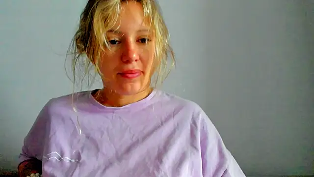 foxy blond online show from May 14, 12:40 am