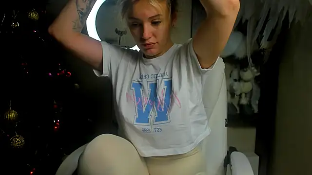 foxy blond online show from December 19, 12:36 am