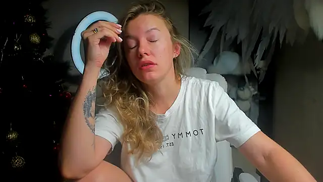 foxy blond online show from December 20, 12:24 am