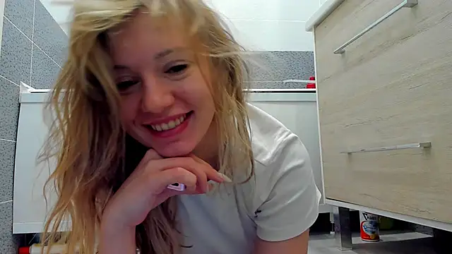 foxy blond online show from April 22, 12:17 am