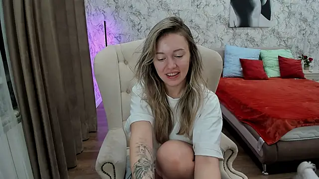 foxy blond online show from February 7, 12:18 am