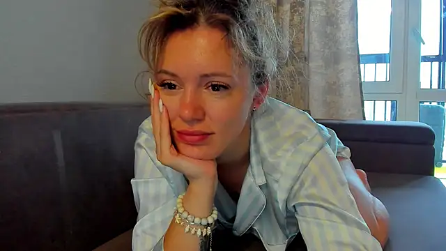 foxy blond online show from May 19, 12:26 am
