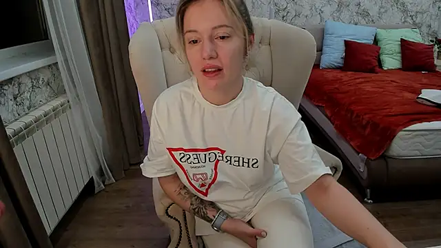 foxy blond online show from February 18, 12:08 am