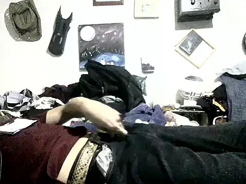 Snapshot of 18cm2hrcarlos chatting on June 2, 3:39 am 18cm2hrcarlos online show from June 2, 3:39 am