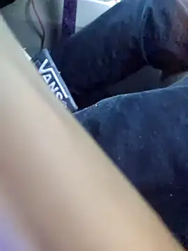 Snapshot of jorwee chatting on December 3, 10:12 pm jorwee online show from December 3, 10:12 pm