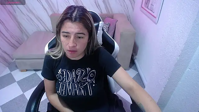 Snapshot of Valerie_b chatting on February 12, 6:08 am Valerie b online show from February 12, 6:08 am