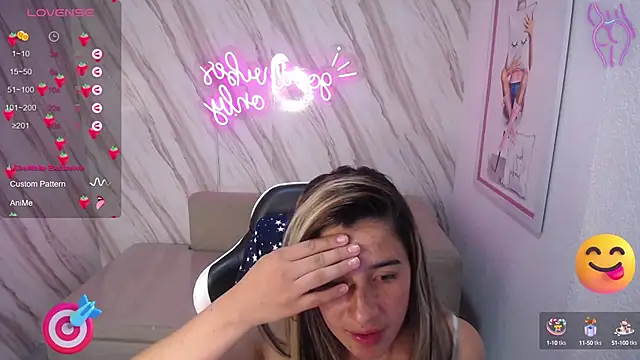 Snapshot of Valerie_b chatting on February 19, 10:42 pm Valerie b online show from February 19, 10:42 pm