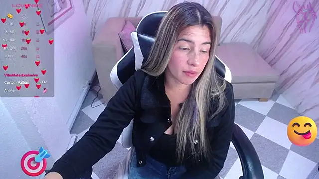 Snapshot of Valerie_b chatting on February 25, 9:31 am Valerie b online show from February 25, 9:31 am