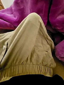 Snapshot of rasta9007 chatting on April 7, 8:16 am rasta9007 online show from April 7, 8:16 am