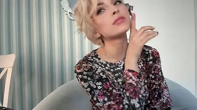 Snapshot of SakuFox chatting on March 13, 7:50 pm SakuFox online show from March 13, 7:50 pm