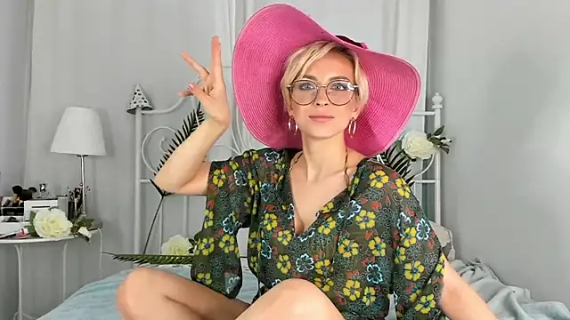 SakuFox online show from October 31, 7:21 pm