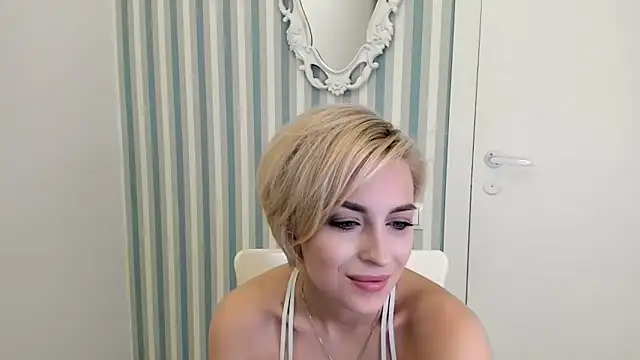 Snapshot of SakuFox chatting on March 4, 10:16 pm SakuFox online show from March 4, 10:16 pm