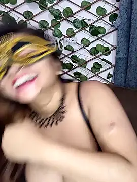 Snapshot of Bold-Cat chatting on February 11, 9:14 pm Bold-Cat online show from February 11, 9:14 pm