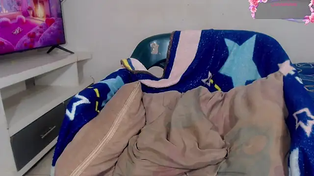 DannaDocell online show from March 22, 1:45 pm