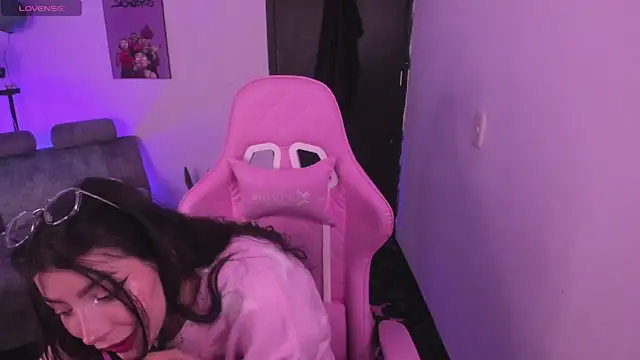 cami mila9 online show from December 1, 10:32 pm