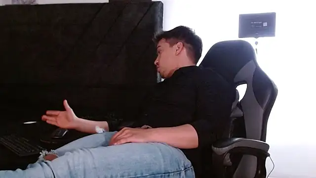 Ian Daviz online show from April 17, 8:44 pm