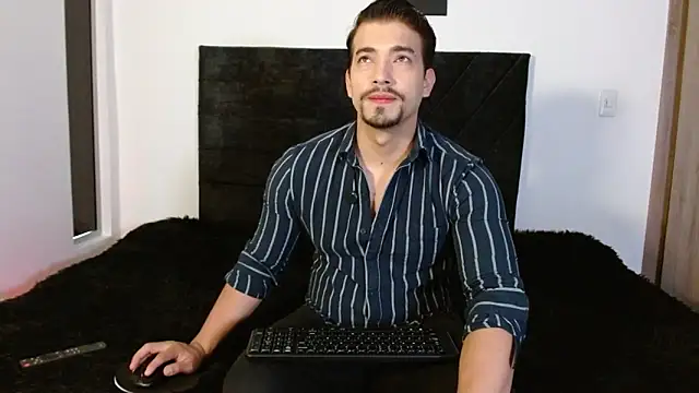 Snapshot of Ian_Daviz chatting on June 7, 2:11 pm Ian Daviz online show from June 7, 2:11 pm