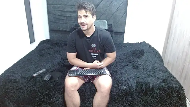 Snapshot of Ian_Daviz chatting on June 27, 4:24 pm Ian Daviz online show from June 27, 4:24 pm