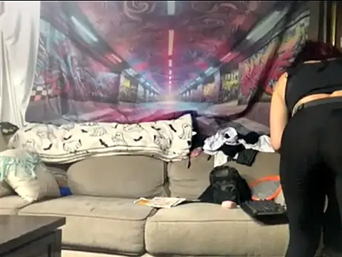 Snapshot of KRYZTALYNXXX chatting on October 5, 8:05 am KRYZTALYNXXX online show from October 5, 8:05 am