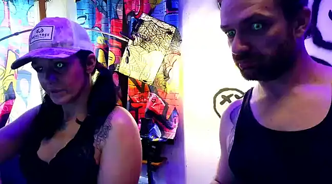 Snapshot of KRYZTALYNXXX chatting on December 8, 1:47 pm KRYZTALYNXXX online show from December 8, 1:47 pm