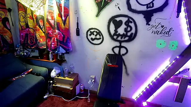Snapshot of KRYZTALYNXXX chatting on January 20, 11:43 pm KRYZTALYNXXX online show from January 20, 11:43 pm