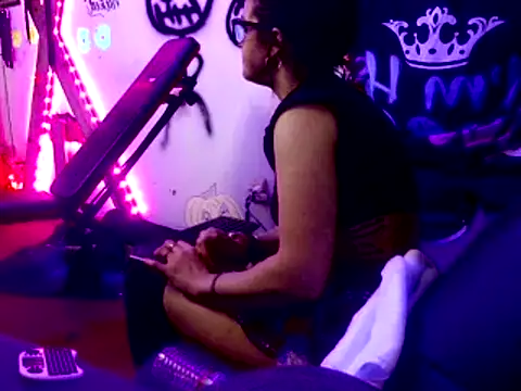 Snapshot of KRYZTALYNXXX chatting on February 27, 2:43 pm KRYZTALYNXXX online show from February 27, 2:43 pm