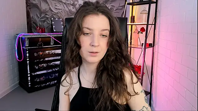 Snapshot of JackieByrd chatting on September 14, 1:22 pm JackieByrd online show from September 14, 1:22 pm