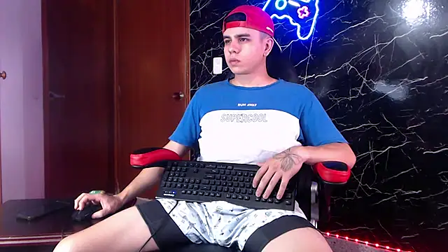 Snapshot of maty_hardx chatting on January 6, 8:18 pm maty hardx online show from January 6, 8:18 pm