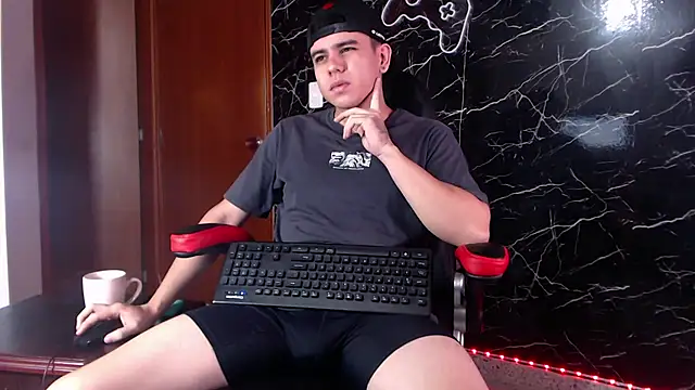 Snapshot of maty_hardx chatting on February 8, 12:17 pm maty hardx online show from February 8, 12:17 pm