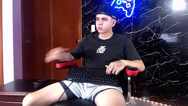 Snapshot of maty_hardx chatting on December 4, 3:15 pm maty hardx online show from December 4, 3:15 pm