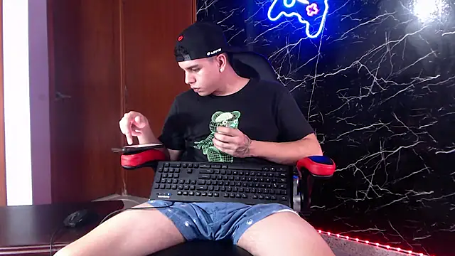 Snapshot of maty_hardx chatting on January 7, 2:30 pm maty hardx online show from January 7, 2:30 pm