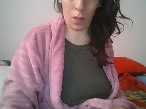 Snapshot of hairygirl80 chatting on February 24, 8:49 am hairygirl80 online show from February 24, 8:49 am
