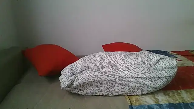 Snapshot of hairygirl80 chatting on September 25, 9:15 am hairygirl80 online show from September 25, 9:15 am