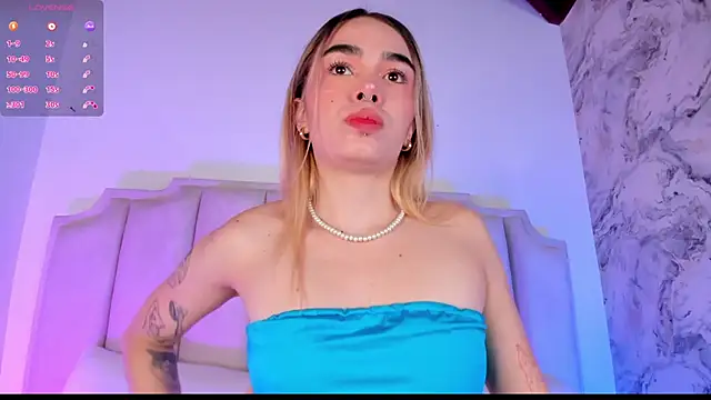 Snapshot of Lucy_Vega chatting on March 8, 11:48 am Lucy Vega online show from March 8, 11:48 am