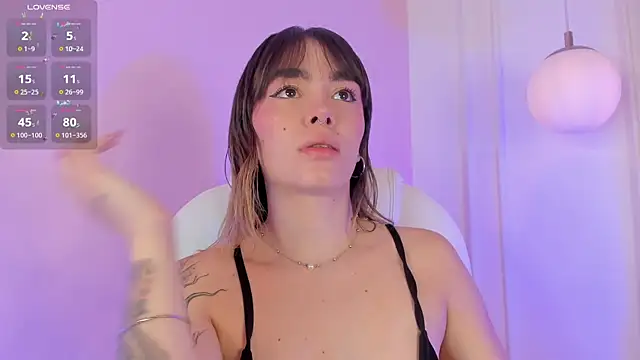 Snapshot of Lucy_Vega chatting on November 17, 3:43 am Lucy Vega online show from November 17, 3:43 am