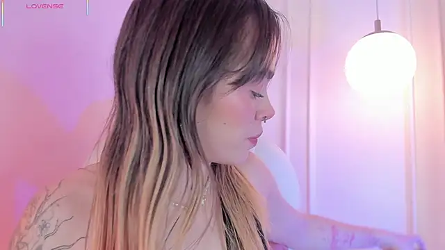 Lucy Vega online show from January 19, 4:38 am