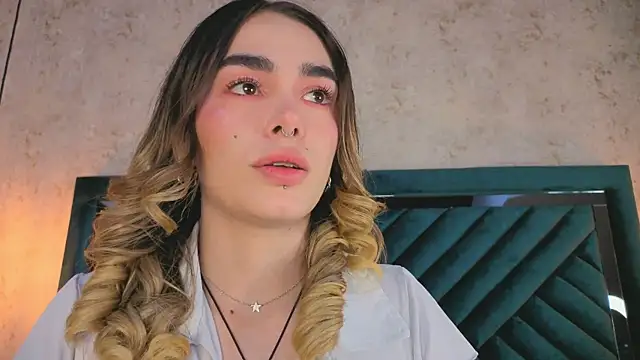 Snapshot of Lucy_Vega chatting on September 25, 4:51 am Lucy Vega online show from September 25, 4:51 am