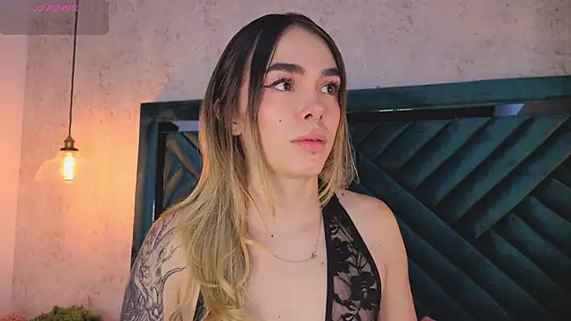 Snapshot of Lucy_Vega chatting on September 27, 3:45 am Lucy Vega online show from September 27, 3:45 am