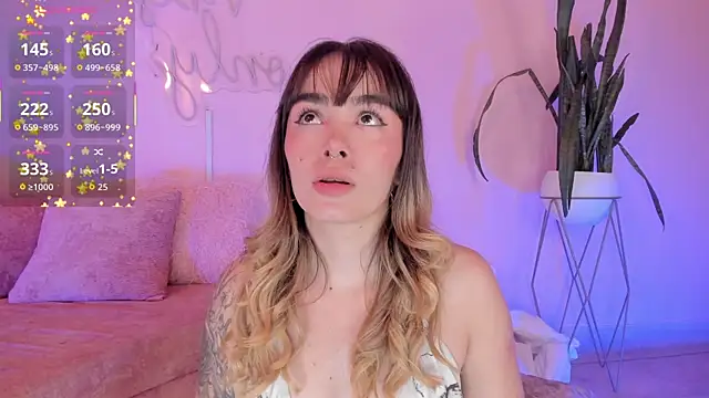 Lucy Vega online show from December 19, 5:32 am