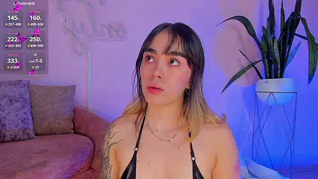 Snapshot of Lucy_Vega chatting on November 15, 3:43 am Lucy Vega online show from November 15, 3:43 am