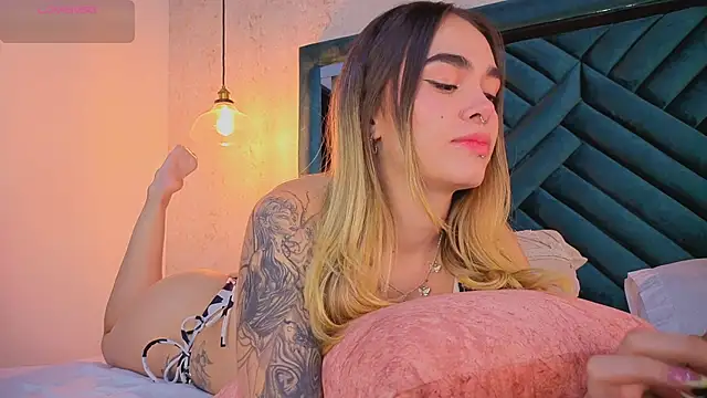 Snapshot of Lucy_Vega chatting on October 17, 4:49 am Lucy Vega online show from October 17, 4:49 am